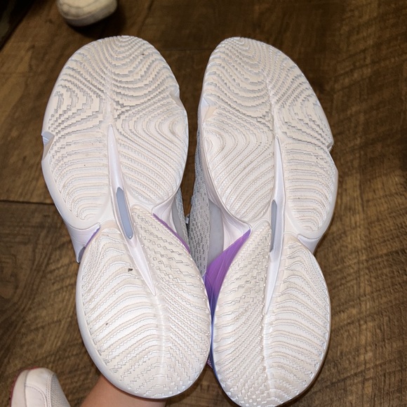 Donovan Mitchell basketball shoes - Picture 5 of 7